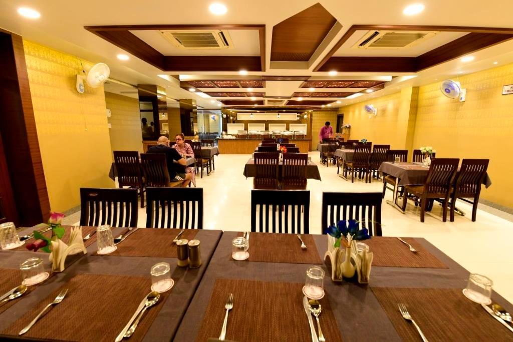 Hotel Jataka Inn Бодх-Гая Екстер'єр фото