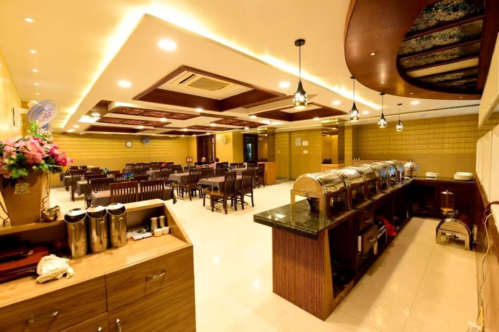 Hotel Jataka Inn Бодх-Гая Екстер'єр фото