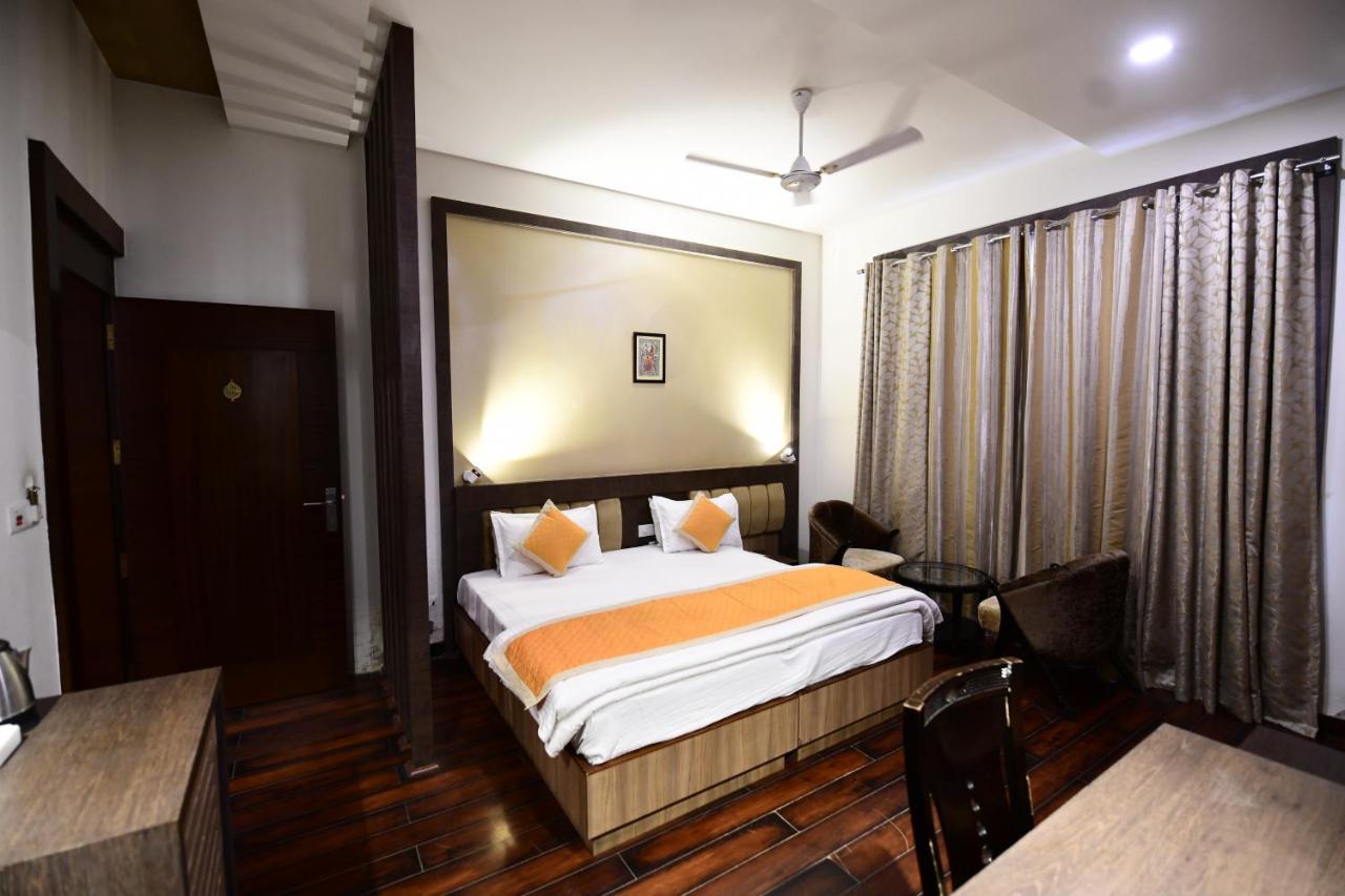 Hotel Jataka Inn Бодх-Гая Екстер'єр фото