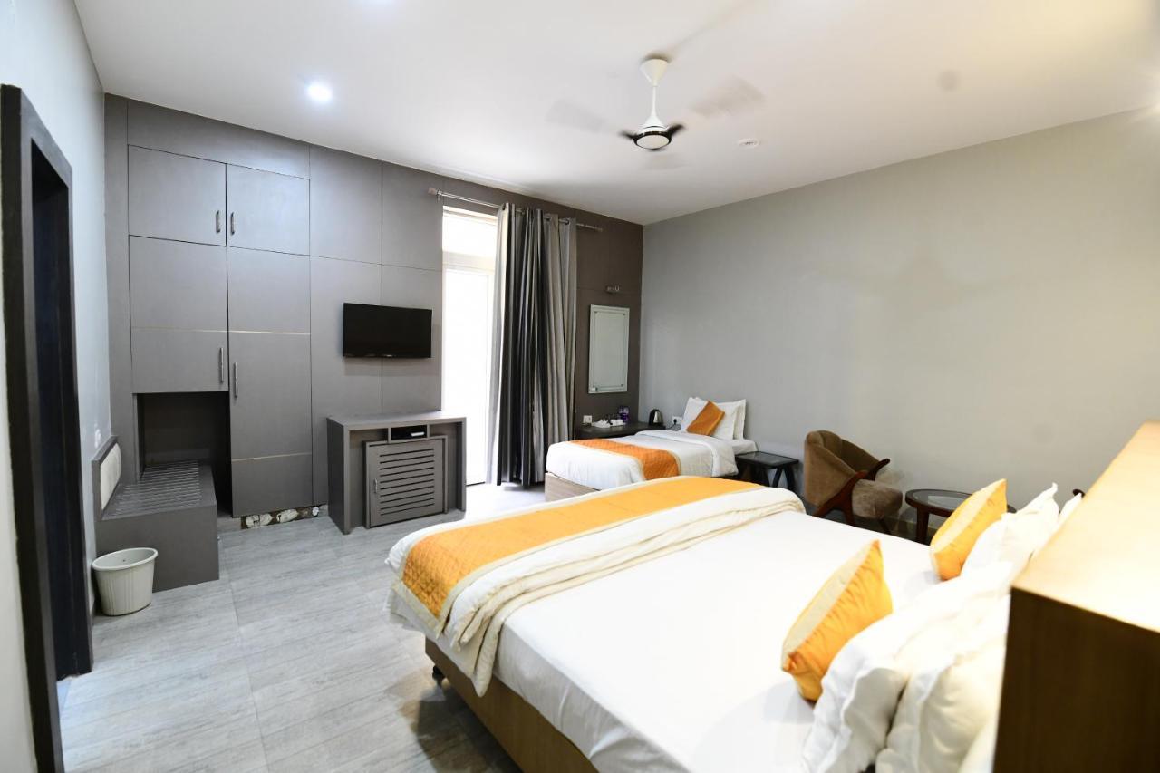 Hotel Jataka Inn Бодх-Гая Екстер'єр фото