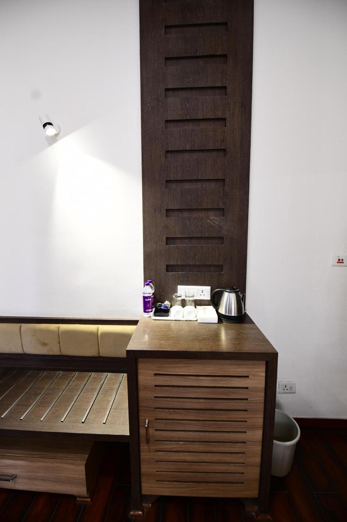 Hotel Jataka Inn Бодх-Гая Екстер'єр фото