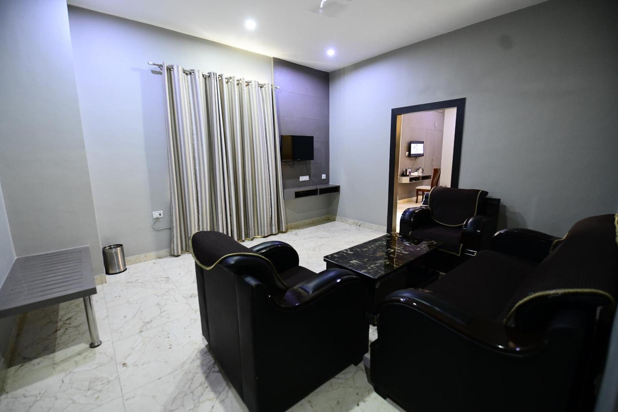 Hotel Jataka Inn Бодх-Гая Екстер'єр фото