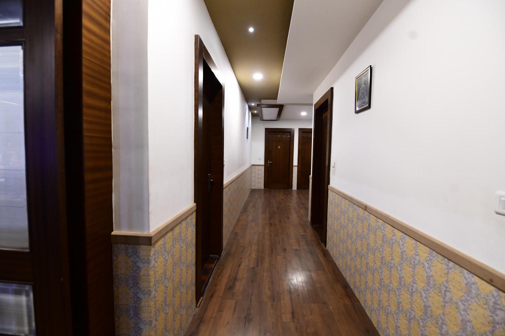 Hotel Jataka Inn Бодх-Гая Екстер'єр фото
